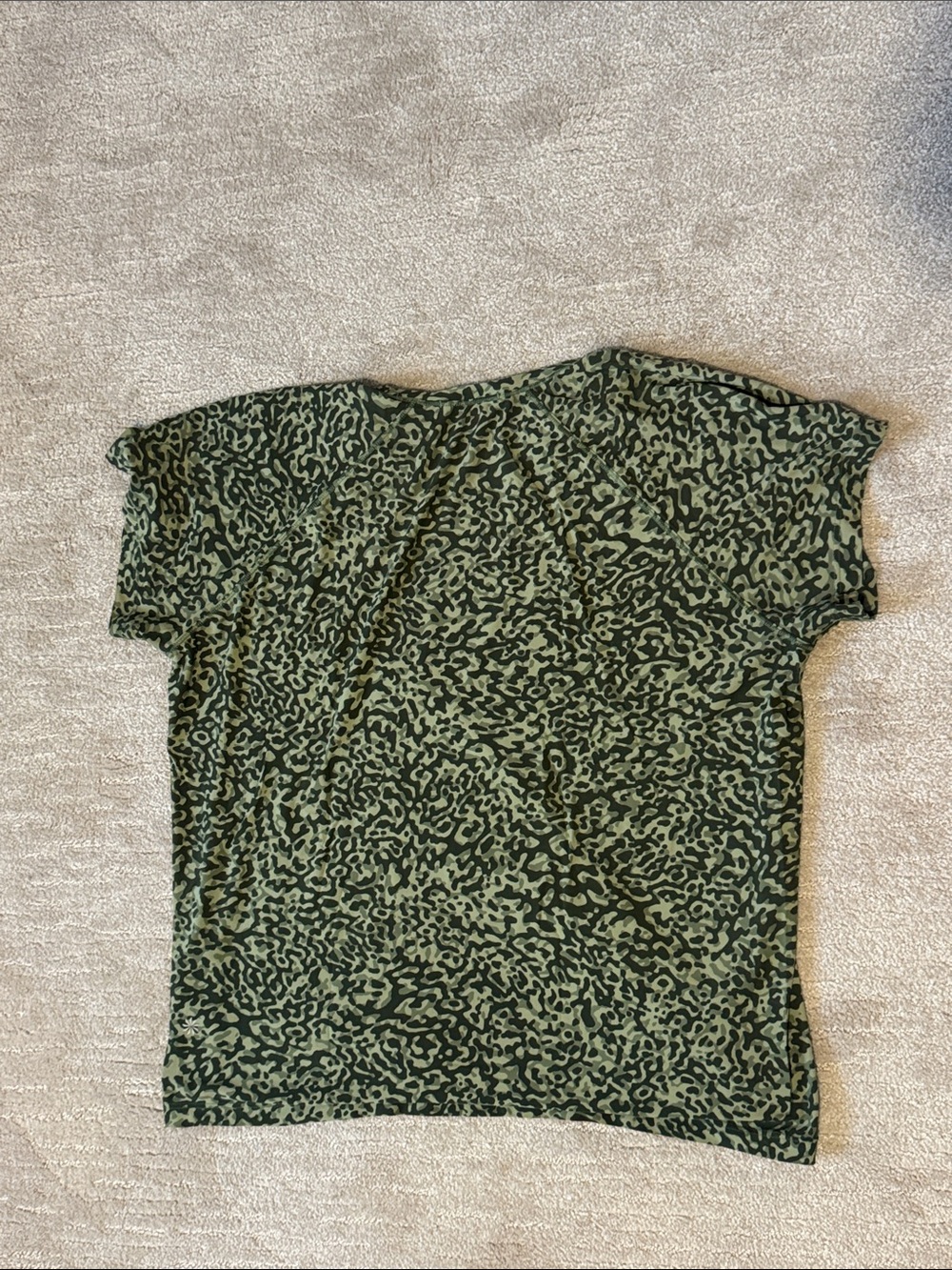 Athleta Ultimate Train printed tee, large, green - Picture 3 of 8